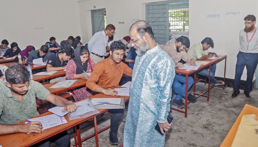 গুচ্ছের ‘এ’ ইউনিটের ভর্তি পরীক্ষায় চট্টগ্রামের ৪ কেন্দ্রে উপস্থিতি ৮৭ শতাংশ