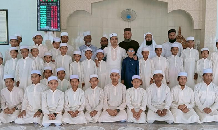 রাষ্ট্রদূত মুশফিকুল ফজল আনসারীর উদ্যোগে বিভিন্ন এতিমখানায় খাবার বিতরণ