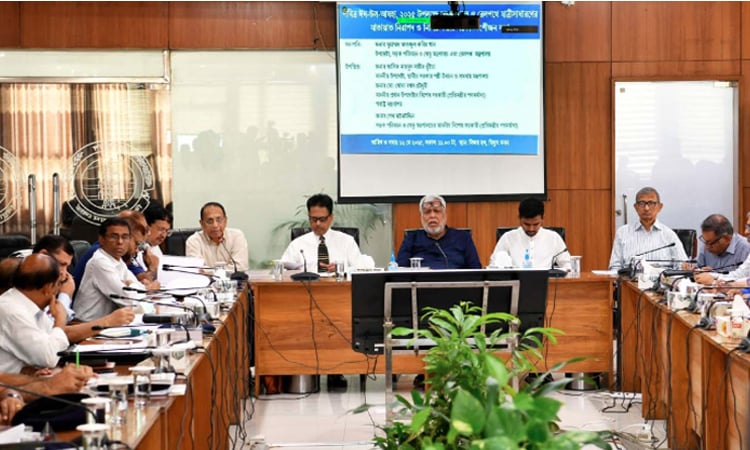 ঈদযাত্রা নিরাপদ ও আনন্দদায়ক করতে সরকার সর্বাত্মক চেষ্টা করবে: ফাওজুল কবির খান