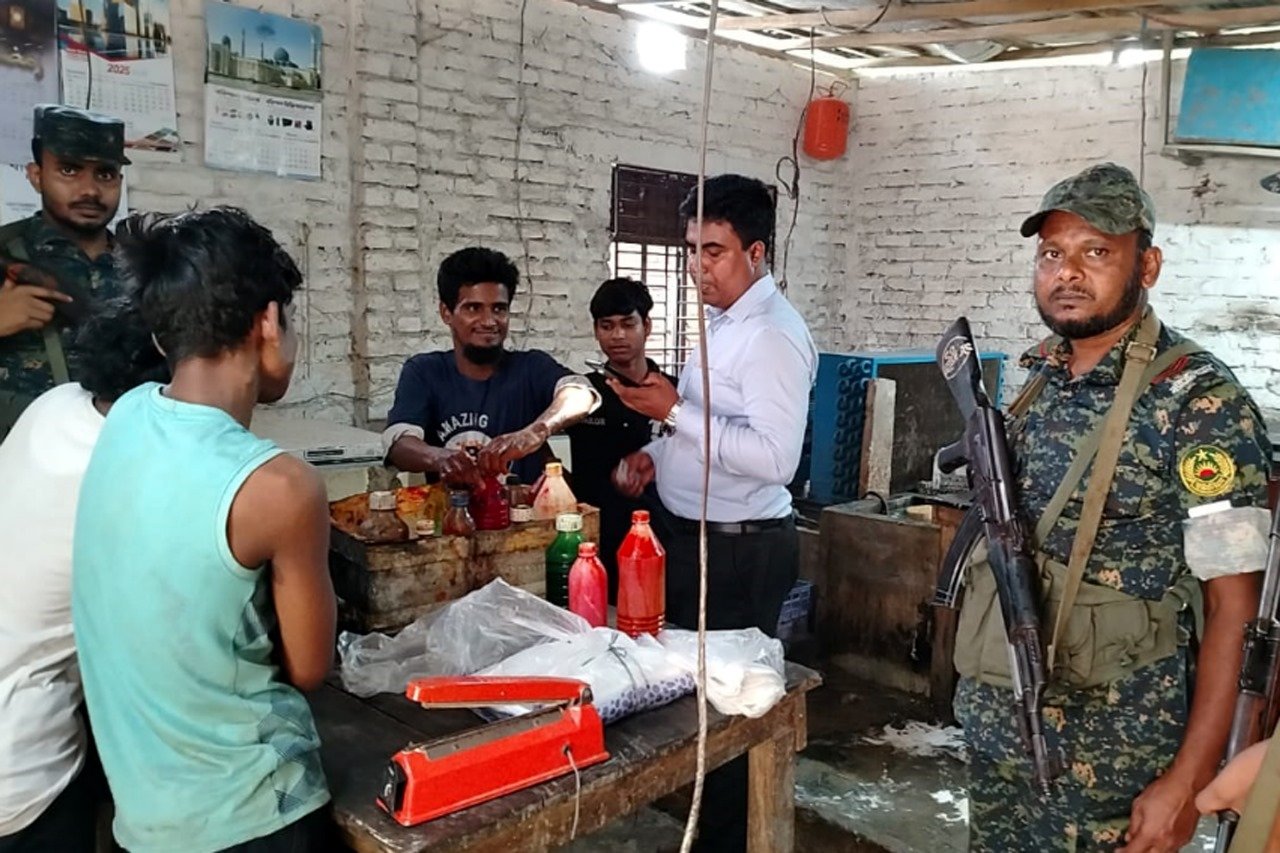 চাঁদপুরে ক্ষতিকর রং দিয়ে আইসক্রিম তৈরি করায় জরিমানা