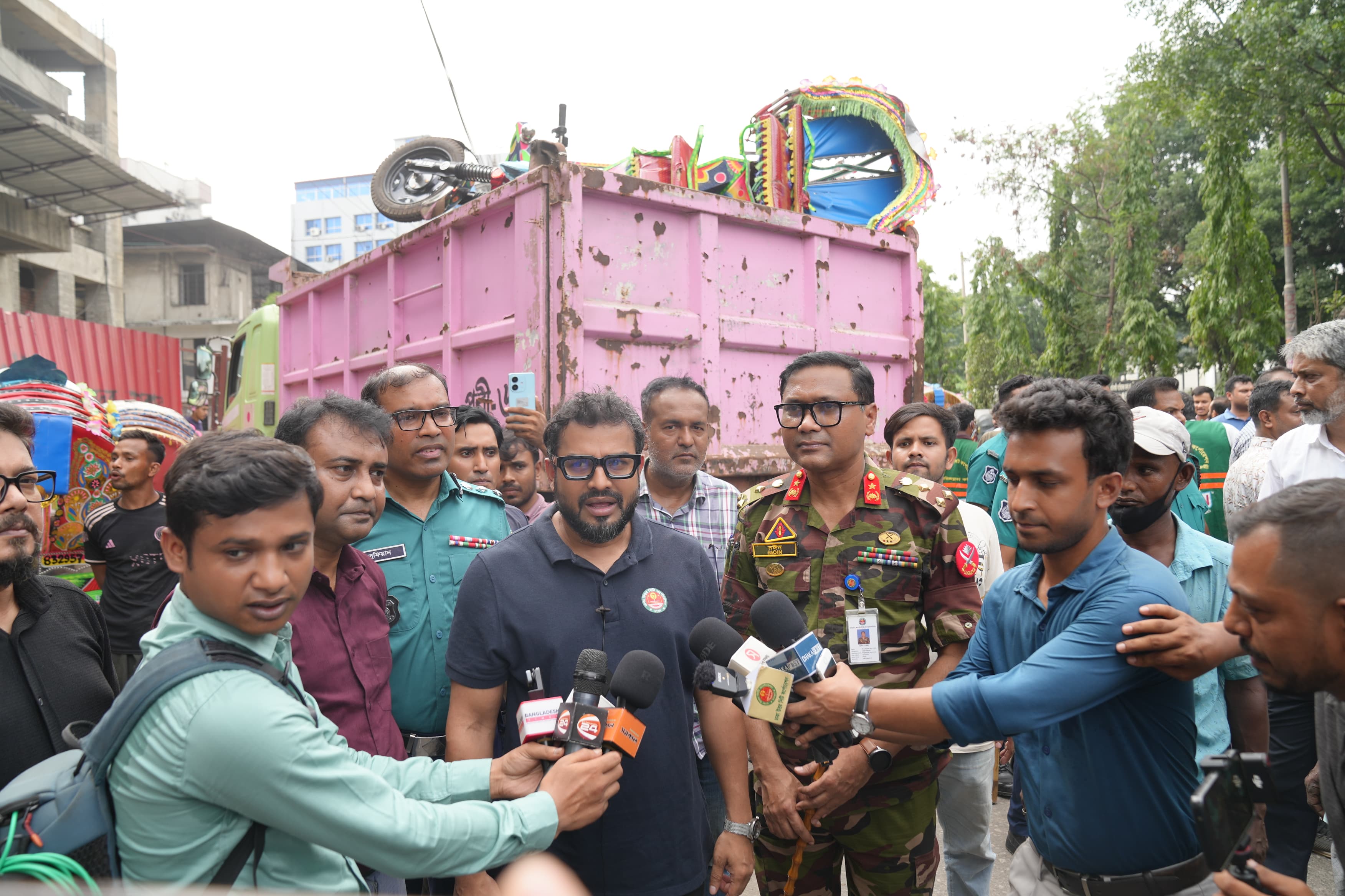 ঢাকার মূল সড়কে কোনো রিকশা চলাচল করতে পারবে না : ডিএনসিসি প্রশাসক