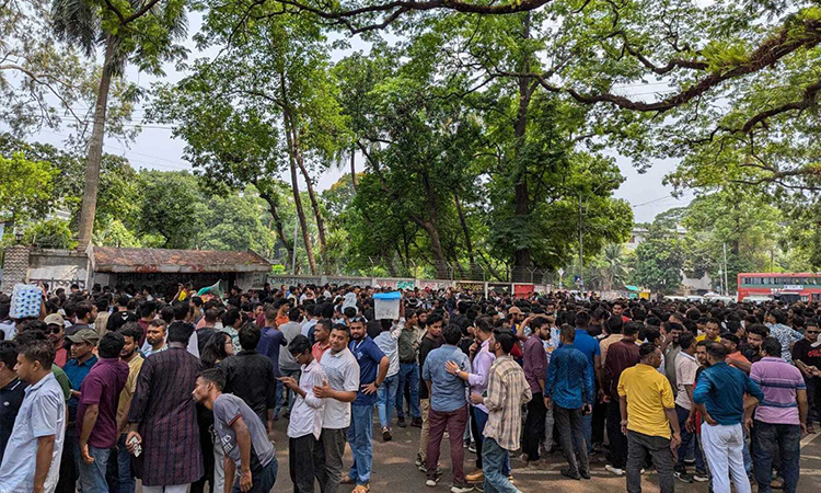 সাম্য হত্যার বিচারের দাবিতে ঢাবিতে দিনভর বিক্ষোভ, ক্লাস-পরীক্ষা বন্ধ