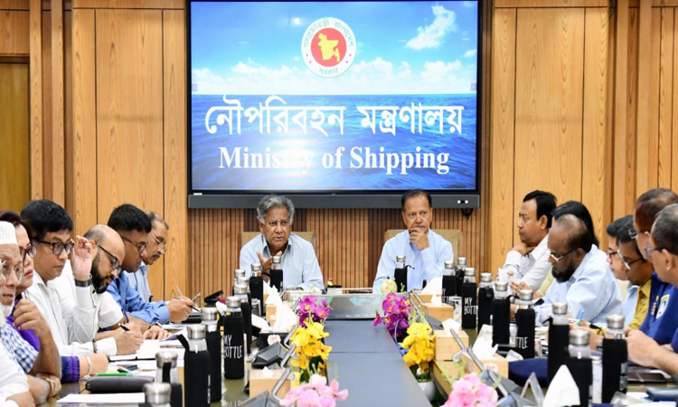 গার্মেন্টস মালিকরা হয় শ্রমিকদের বেতন দেবেন না হয় জেলে যাবেন: শ্রম উপদেষ্টা