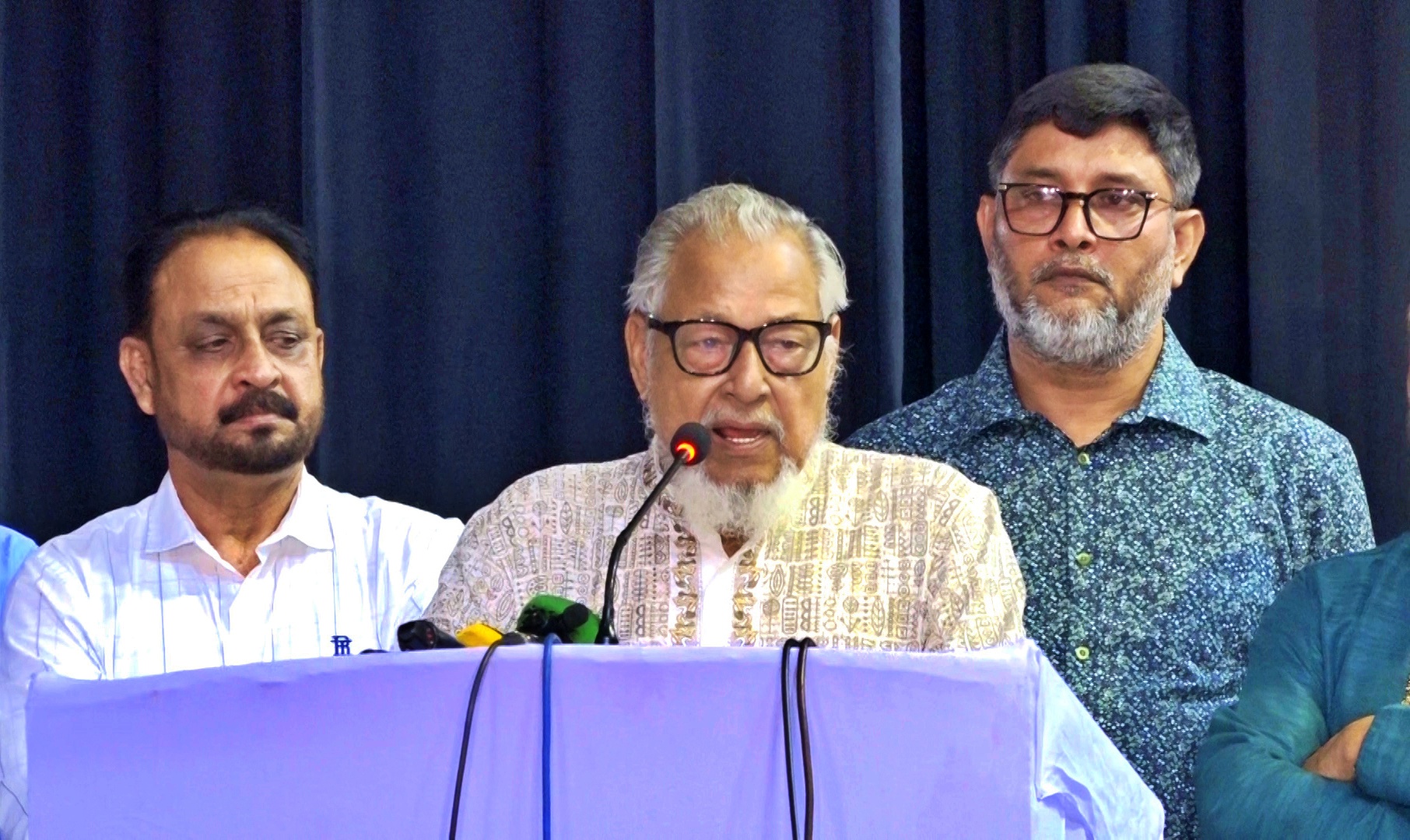 সমর্থকরা পছন্দ করেন না এমন ব্যক্তিকে দলে নেওয়া ঠিক হবে না: নজরুল ইসলাম খান