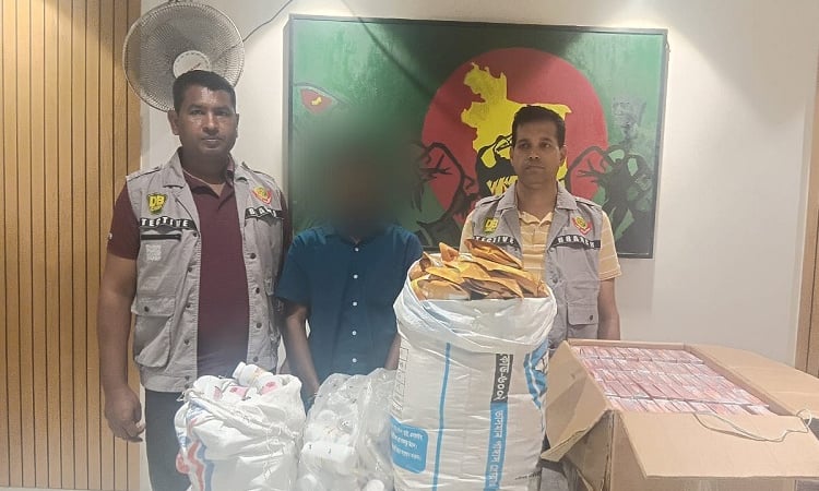 বিপুল পরিমাণ নকল পণ্য উদ্ধারসহ প্রতারক চক্রের সদস্য গ্রেফতার
