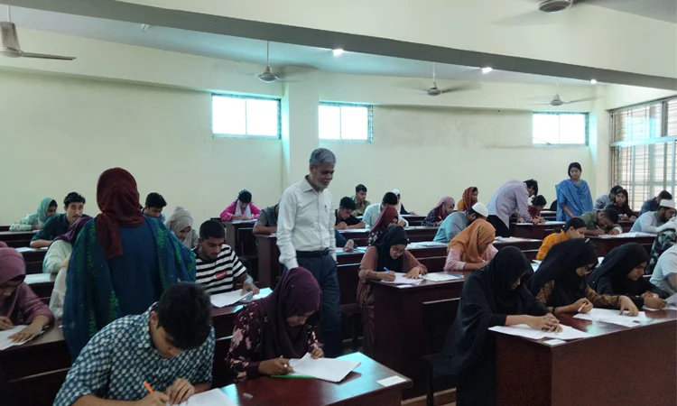 আসন্ন এইচএসসি ও সমমানের পরীক্ষা সুষ্ঠুভাবে সম্পন্ন করতে শিক্ষা বোর্ডের নির্দেশনা