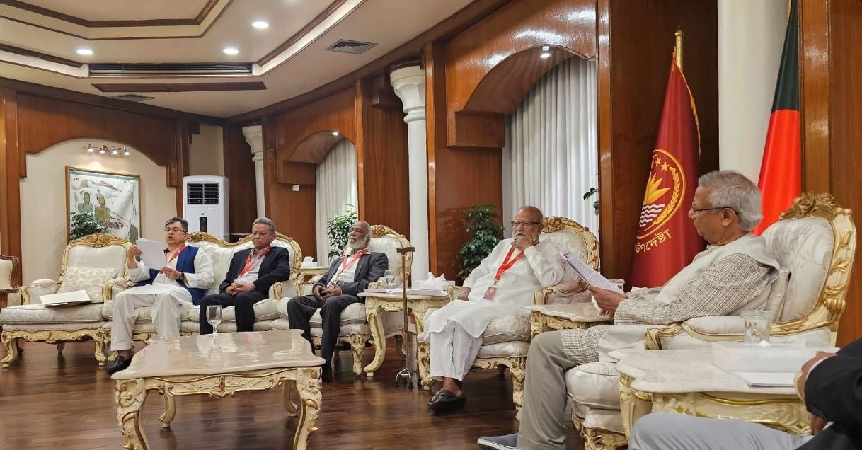 প্রধান উপদেষ্টার সঙ্গে বিএনপির প্রতিনিধি দলের বৈঠক চলছে