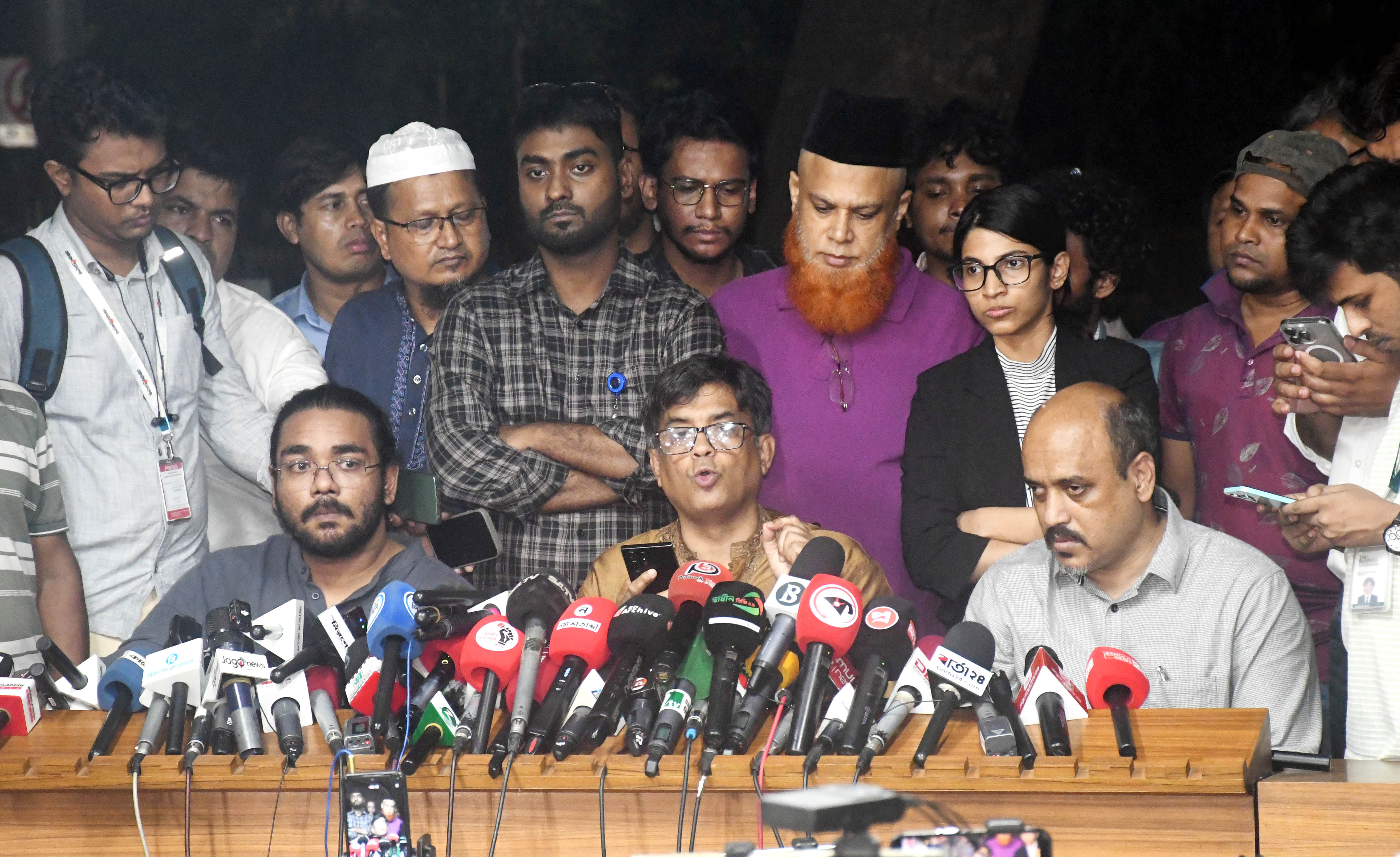 রাজনৈতিক নেতৃবৃন্দ প্রধান উপদেষ্টা ও সরকারের পাশে থাকবেন বলে জানিয়েছেন: প্রেস সচিব