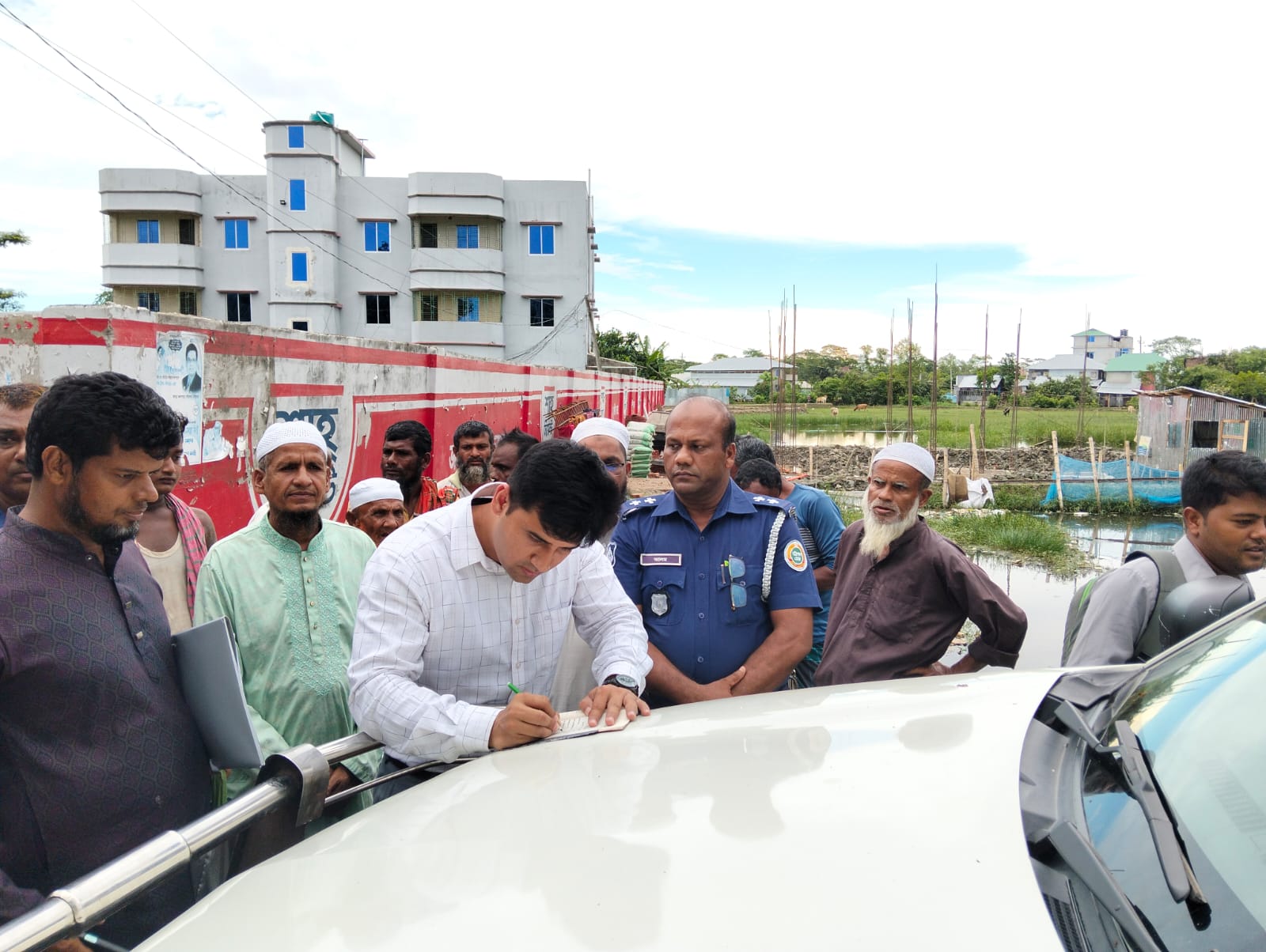 পটুয়াখালীতে খালে স্থাপনা নির্মাণের দায়ে ৫০ হাজার টাকা জরিমানা 
