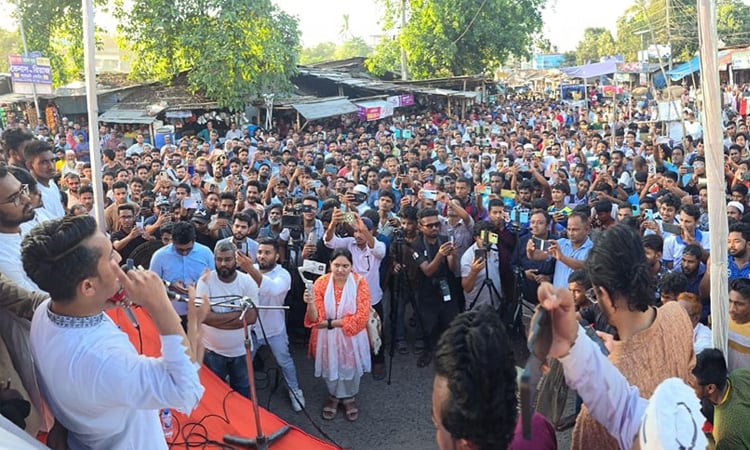 বিচারের কাঠগড়ায় দাঁড়ানোর জন্যই পলাতক আওয়ামী লীগ নেতারা দেশে আসবে: সারজিস