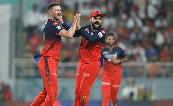 পাঞ্জাবকে হারিয়ে ৯ বছর পর ফাইনালে কোহলির ব্যাঙ্গালুরু