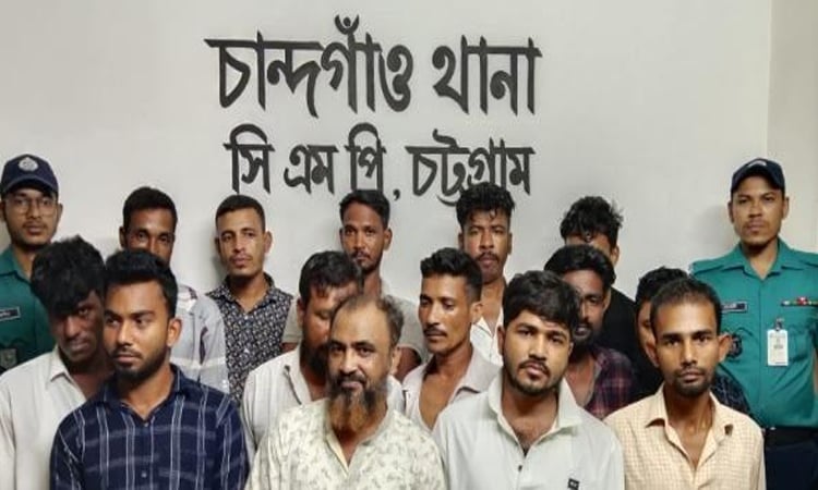 চট্টগ্রামে জুয়ার আসর থেকে সরঞ্জামসহ ১৪ জন আটক