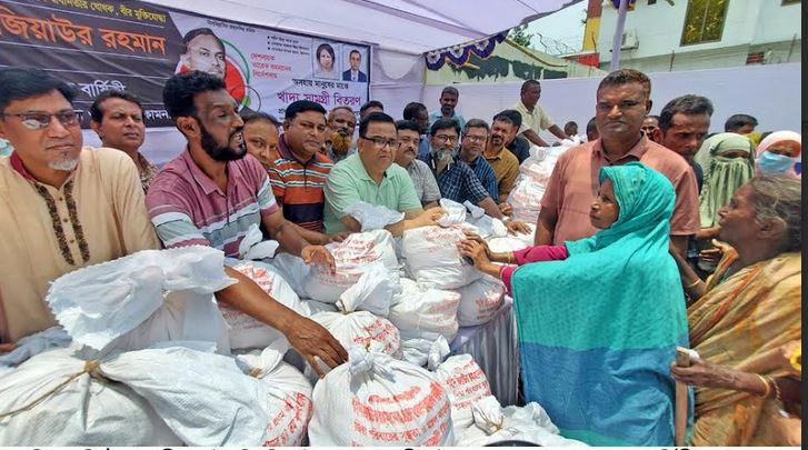 শহীদ জিয়ার শাহাদাত বার্ষিকী উপলক্ষে বগুড়ায় খাদ্য সামগ্রী বিতরণ