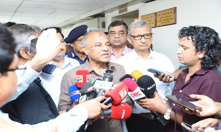 এবারের ঈদযাত্রাও স্বস্তিদায়ক হবে: স্বরাষ্ট্র উপদেষ্টা