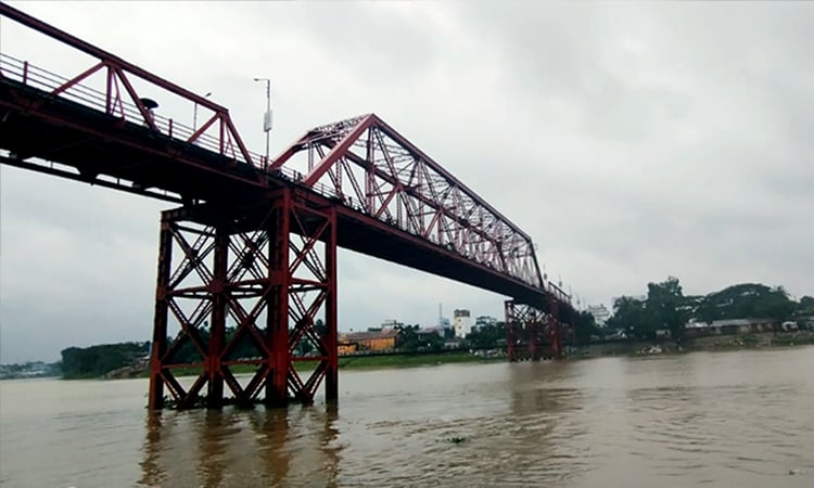 বিপৎসীমার ওপর দিয়ে প্রবাহিত হচ্ছে সুরমা-কুশিয়ারার পানি