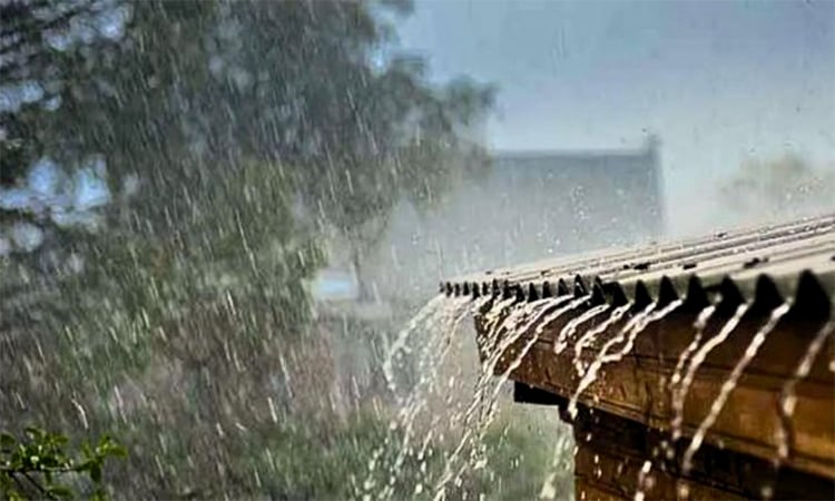 সারাদেশে মাঝারি থেকে ভারী বৃষ্টির সম্ভাবনা