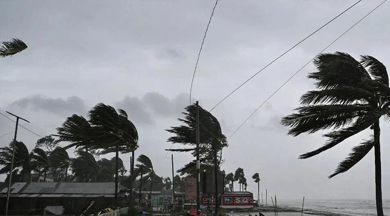 অভ্যন্তরীণ নদীবন্দর সমূহে ১ নম্বর সতর্কতা সংকেত জারি