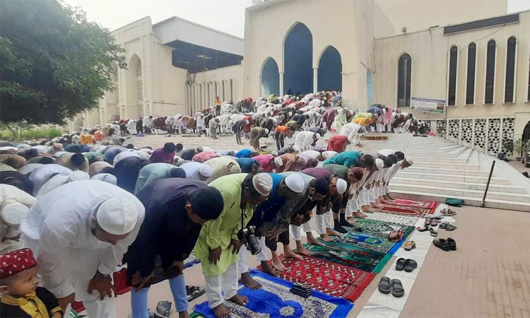 বায়তুল মোকাররমে ঈদের দু’টি জামাত অনুষ্ঠিত
