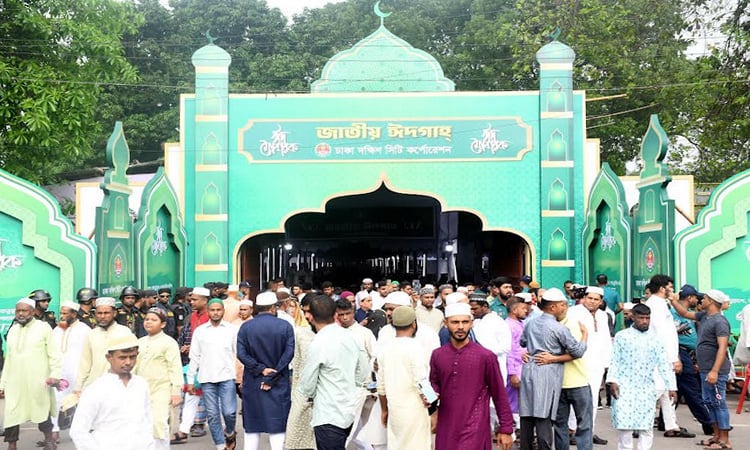 জাতীয় ঈদগাহে ঈদের প্রধান জামাত অনুষ্ঠিত