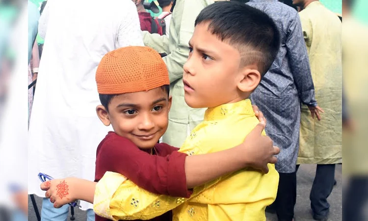 ত্যাগের মহিমায় উদযাপিত হচ্ছে ঈদুল আজহা 