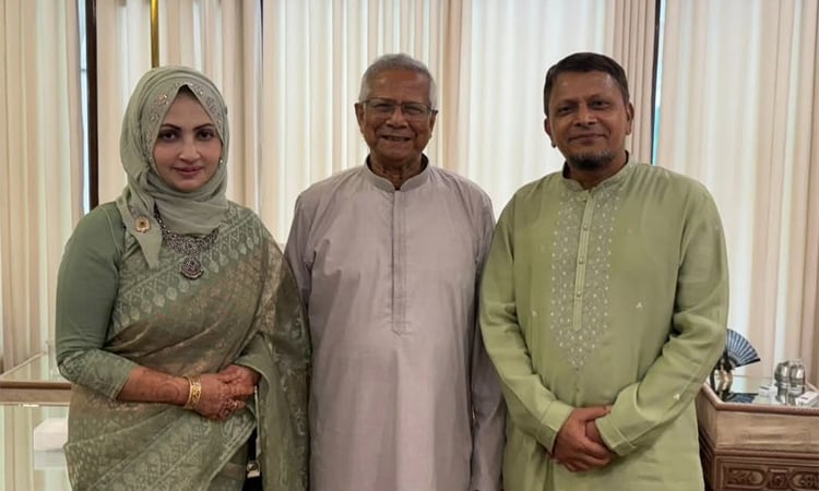 প্রধান উপদেষ্টার সঙ্গে নৌবাহিনী প্রধানের সাক্ষাৎ
