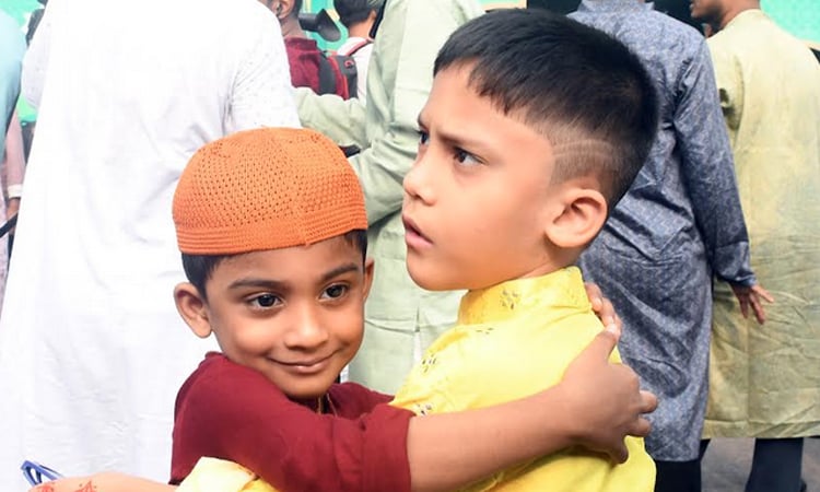 ত্যাগের মহিমায় সারাদেশে ঈদুল আযহা উদ্‌যাপিত