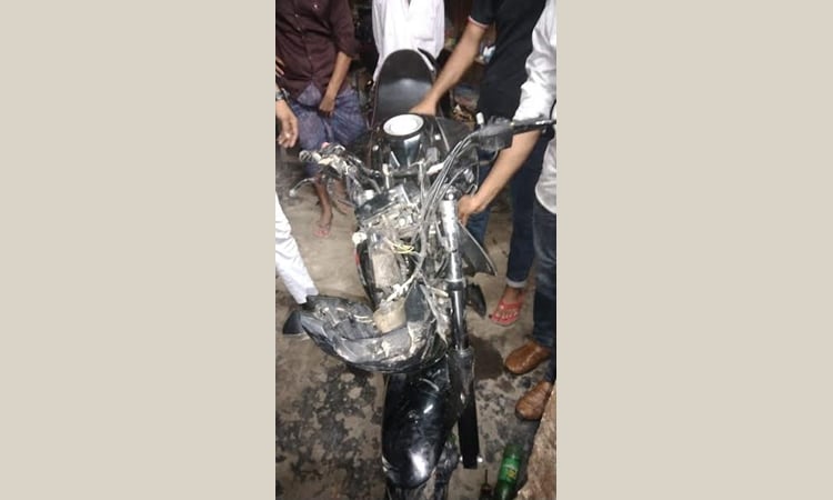 ঝিনাইদহে দুই মোটরসাইকেলের মুখোমুখি সংঘর্ষে  নিহত ১, আহত ৬
