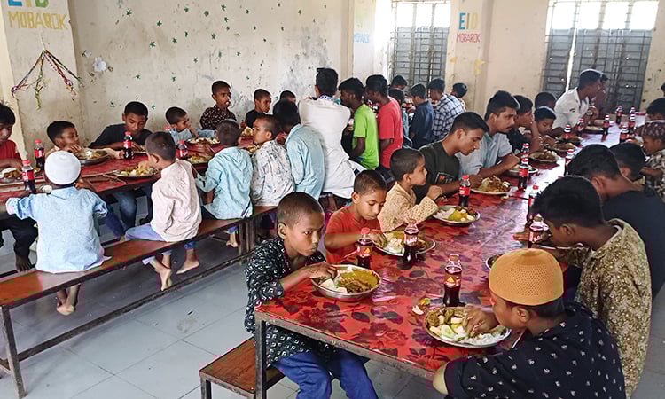 শিশু নগরীর ১৬০ জন এতিম শিশুর অন্যরকম ঈদ উদ্যাপন 