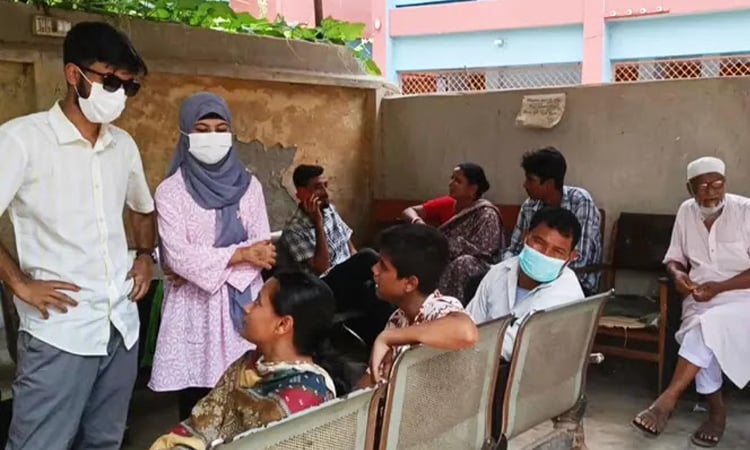 হিলি স্থল বন্দরে করোনা পরীক্ষা শুরু