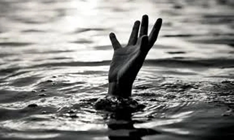 সাতক্ষীরায় ডোবায় পড়ে শিশুর মৃত্যু 