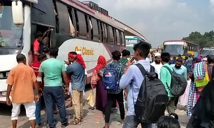 ঈদের ছুটি শেষে উত্তরাঞ্চল থেকে রাজধানীতে ফিরছে মানুষ 