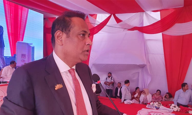 যুক্তরাজ্যে সাবেক ভূমিমন্ত্রীর ১,০৬০ কোটি টাকার সম্পদ জব্দ 