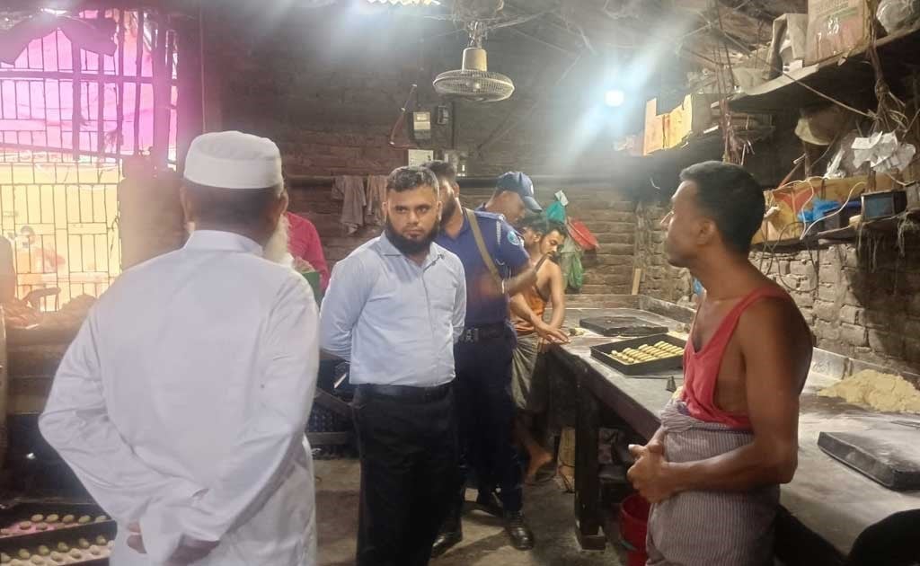 ফটিকছড়িতে তিন প্রতিষ্ঠানকে ১ লাখ ৭৫ হাজার টাকা জরিমানা  