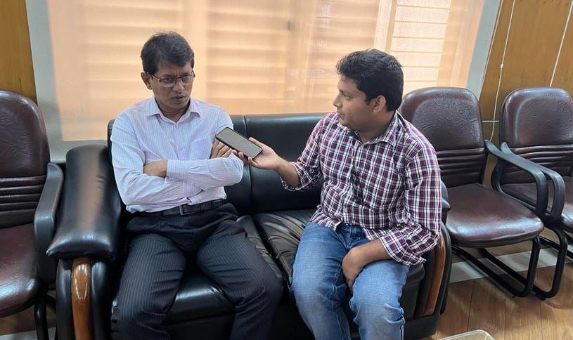 বাংলাদেশ সংবাদ সংস্থাকে সাক্ষাৎকার দিচ্ছেন ঢাকা শিক্ষা বোর্ডের চেয়ারম্যান খন্দোকার এহসানুল কবির। ছবি : বাসস
