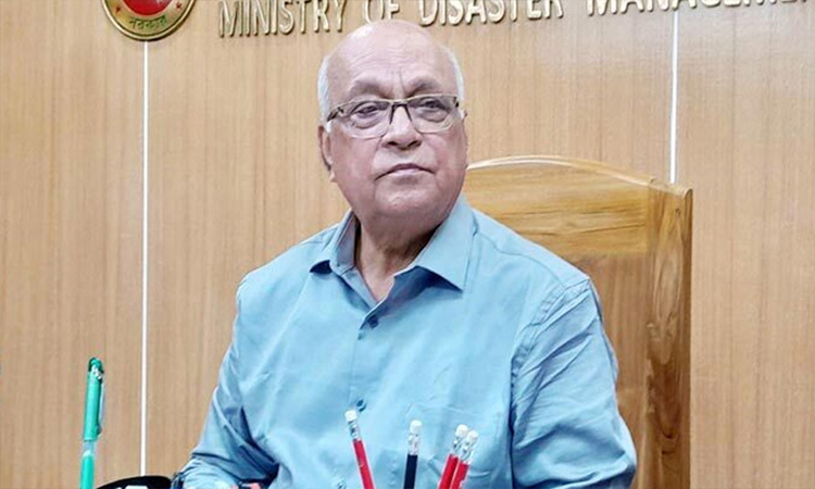 প্রধান উপদেষ্টার পক্ষে ৩ কোটি  টাকার আনুদানের চেক গ্রহণ ত্রাণ উপদেষ্টার