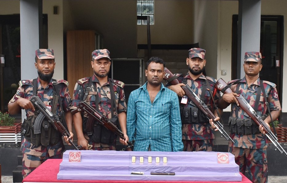 যশোরে স্বর্ণের বার উদ্ধার  