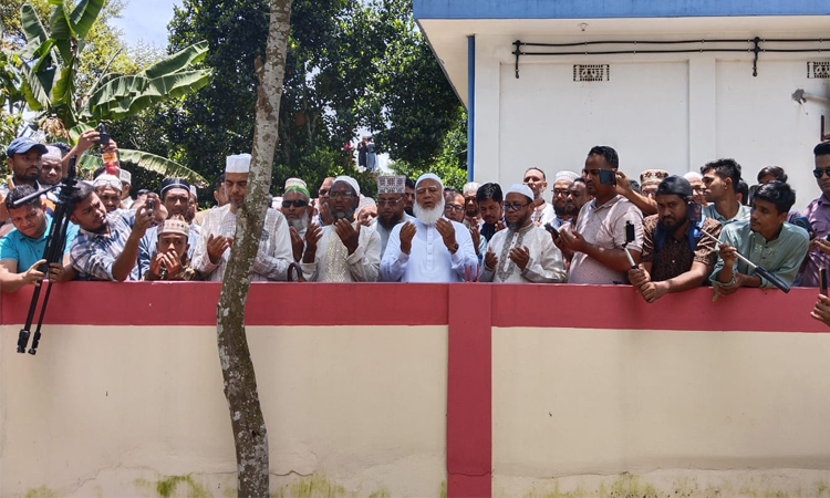 কুলাউড়ায় হত্যার শিকার আনজুমের বাড়িতে জামায়াতের আমির 