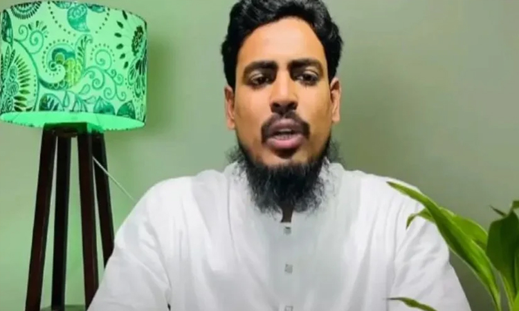 আবু সাঈদের কবর থেকে বাংলাদেশ বিনির্মাণের শক্তি পাই : আখতার হোসেন