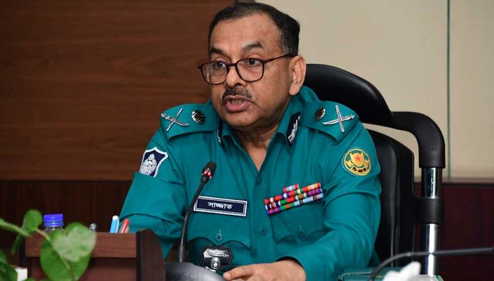 হলি আর্টিজানের ঘটনা সম্পর্কে ডিএমপি কমিশনারের বক্তব্য ভিন্নভাবে উপস্থাপন
