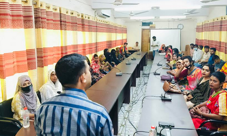 ঝিনাইদহে বেদে ও হিজড়া জনগোষ্ঠীর জীবনমান উন্নয়নে প্রশিক্ষণ 