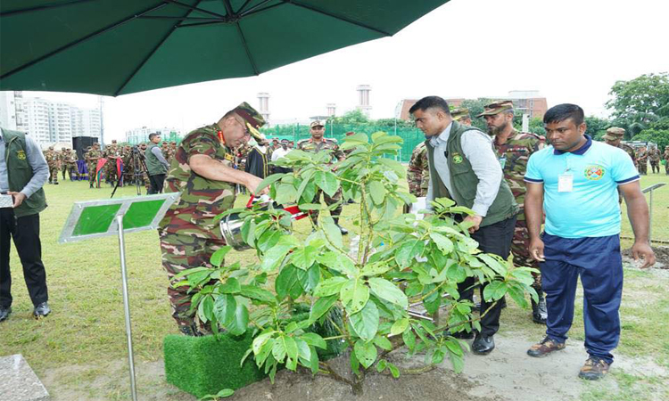 সেনাবাহিনীর বৃক্ষরোপণ অভিযান উদ্বোধন করলেন সেনাবাহিনী প্রধান