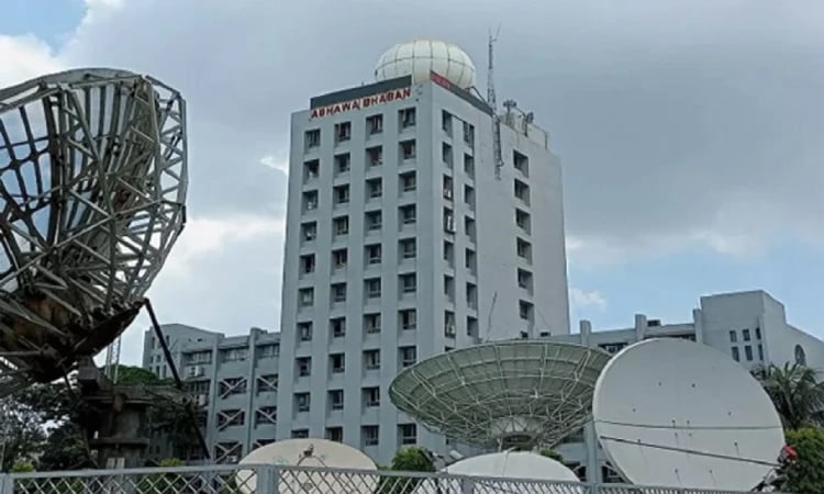 ভারী বৃষ্টি ও ভূমিধসের সতর্কবার্তা আবহাওয়া অধিদপ্তরের