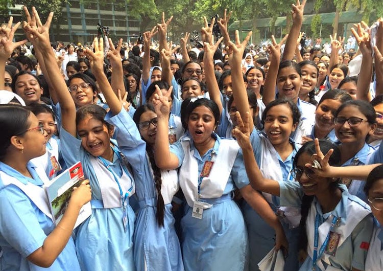 এসএসসি ও সমমান পরীক্ষার ফল প্রকাশ: পাসের গড় হার ৬৮.৪৫ শতাংশ