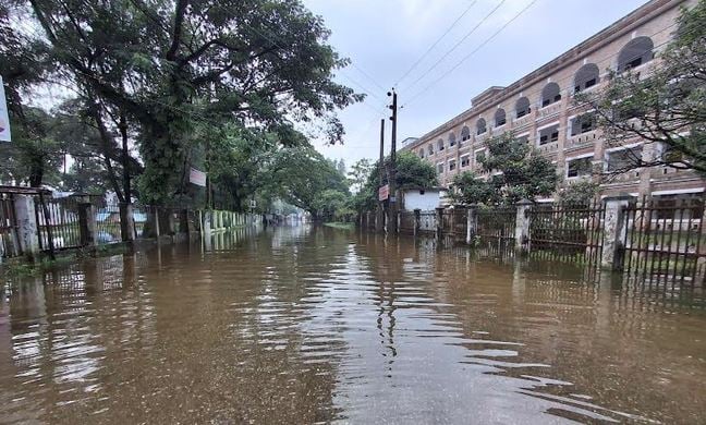 নোয়াখালীতে পানিবন্দি ৪২ হাজার পরিবার, ক্ষতিগ্রস্ত ২ লাখের বেশি মানুষ