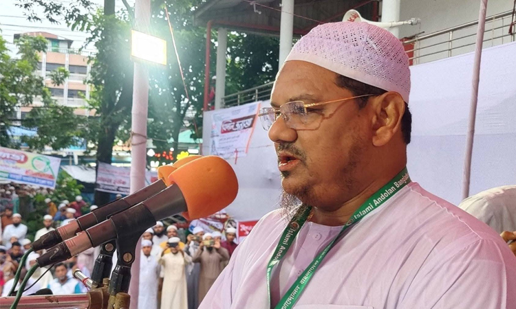 প্রতিপক্ষের সমালোচনায় শিষ্টাচারের প্রতি লক্ষ্য রাখতে হবে : চরমোনাইর পীর