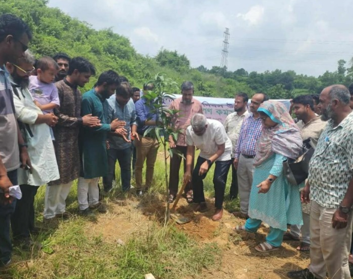 জুলাই শহীদ দিবস উপলক্ষে কুবিতে রক্তদান ও বৃক্ষরোপণ কর্মসূচি