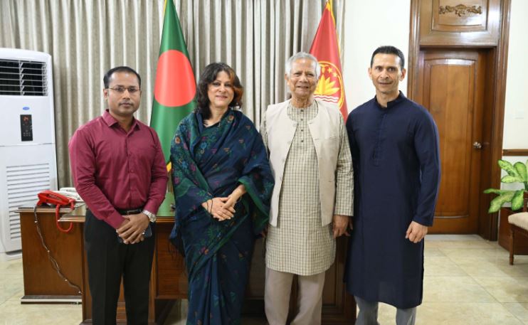 প্রধান উপদেষ্টার সঙ্গে তাজউদ্দিন পরিবারের সৌজন্য সাক্ষাৎ