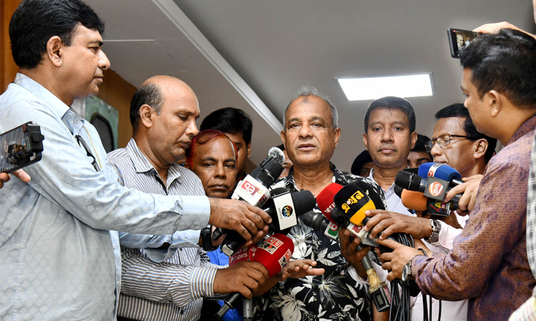 রাজনৈতিক বিবেচনায় সারের ডিলারশিপ দেওয়া হবে না : কৃষি উপদেষ্টা