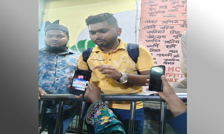 হাসপাতাল থেকে হাসপাতাল ঘুরেও নিধিকে পাচ্ছেনা স্বজনরা