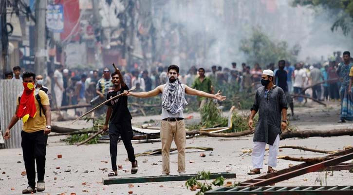 ২৩ জুলাই : কোটা সংস্কার করে প্রজ্ঞাপন জারি, রাতে সীমিত পরিসরে ইন্টারনেট চালু